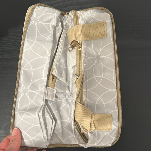 Lightweight Foldable Tote - Picture 14 of 15